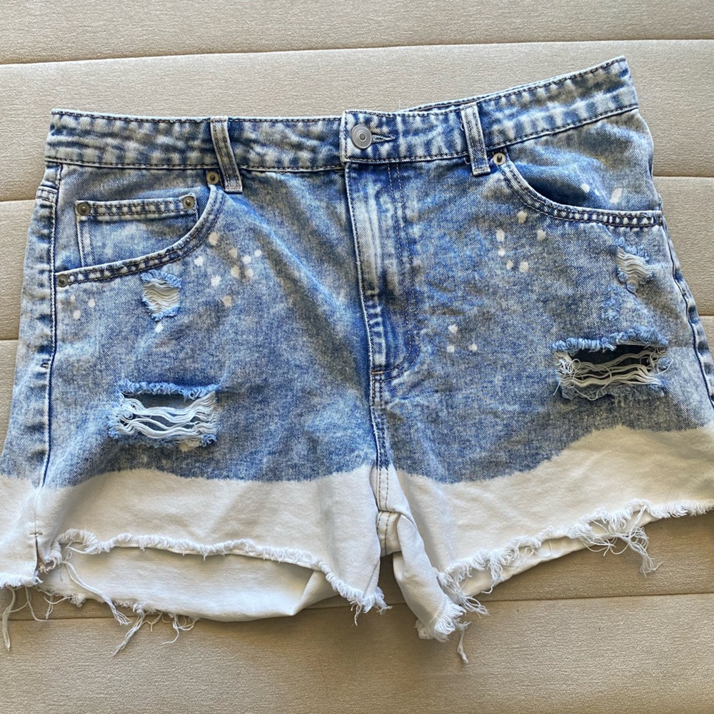 No Boundaries Blue and White Distressed Jean Shorts